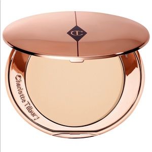 Charlotte Tilbury airbrushes flawless finish